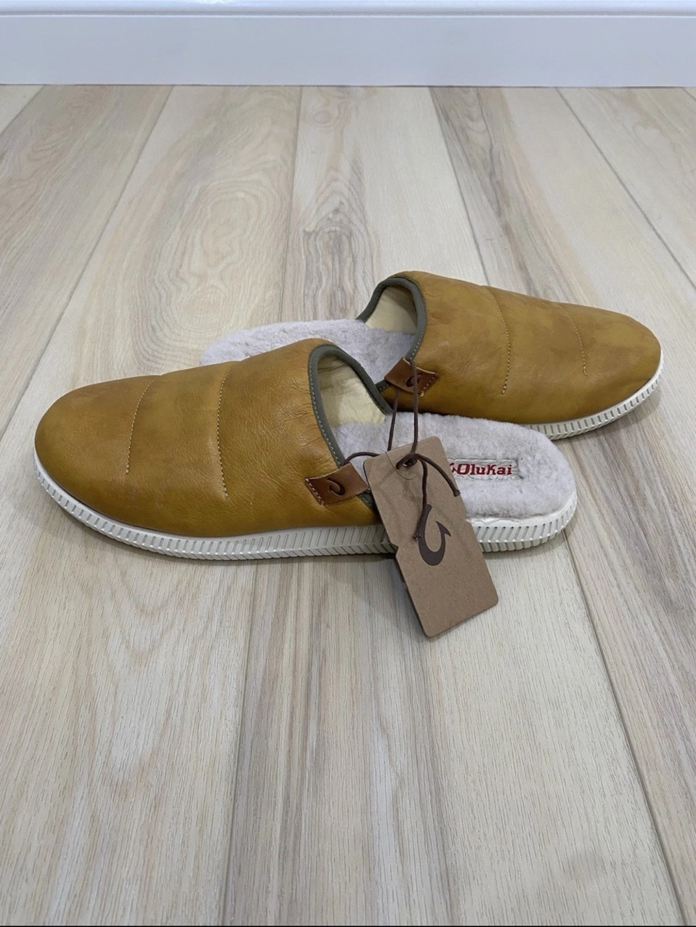 OLUKAI MUA 'ILI Mens 13 NEW Shearling Lined Leather Mules Slippers Shoes Sandals